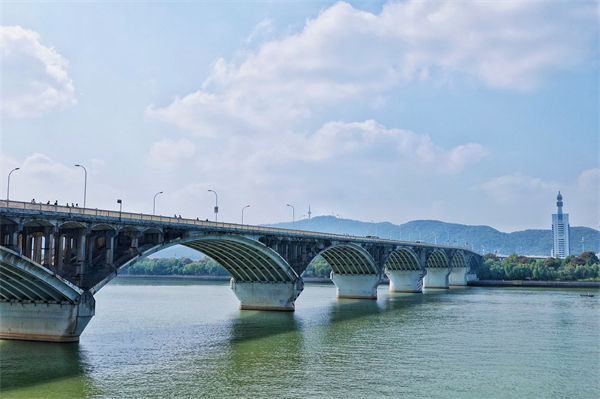 長沙湘江特大橋突發(fā)大火，組織規(guī)劃管理有何啟示？