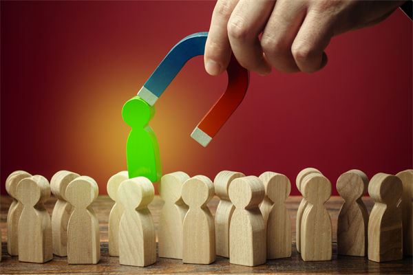 行業(yè)競(jìng)爭(zhēng)陷入被動(dòng)，薪酬咨詢?nèi)绾五懺烊瞬盼Γ? /></a></div>
                    <div   id=