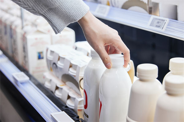 常溫純牛奶中禁止添加復原乳，集成供應鏈怎么看？