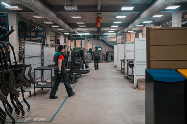 汽配行業(yè)人力資源管理咨詢服務(wù)機(jī)構(gòu)，車間技工流失率怎么降？